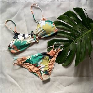 NWT ONEIL ATLAS BRALETTE BIKINI SIZE L